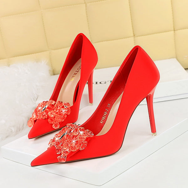Ultra fine satin shallow cut pointed high heels