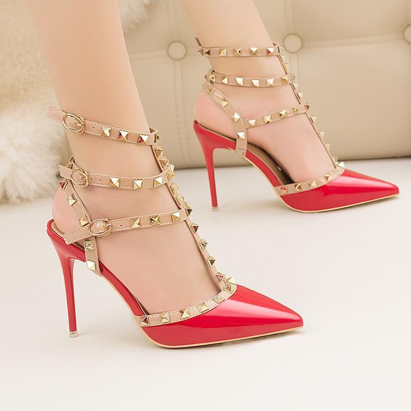 Metal stud decoration with fashionable buckle design. Tory Burch Sandals Summer Sandals Sandals Sandals Resort's Best Choice Red