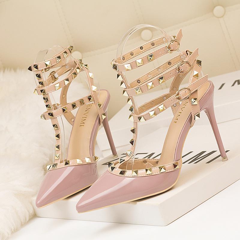 Metal stud decoration with fashionable buckle design. Tory Burch Sandals Summer Sandals Sandals Sandals Resort's Best Choice