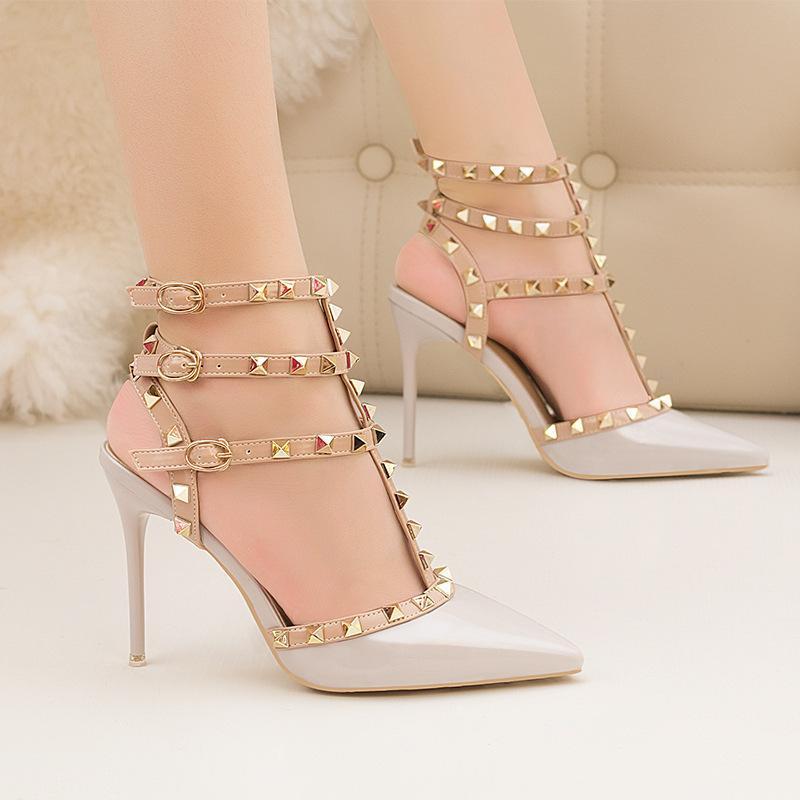 Metal stud decoration with fashionable buckle design. Tory Burch Sandals Summer Sandals Sandals Sandals Resort's Best Choice