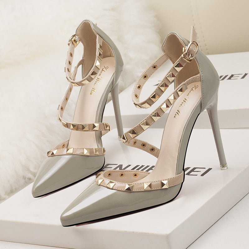 European and American minimalist and sexy nightclubs, slim heels, high heels, shallow mouth, pointed rivets, hollowed out one line with sandals